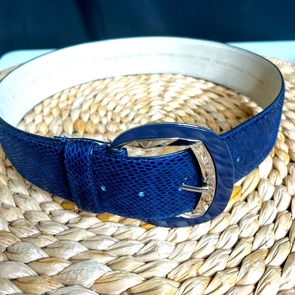 WHITE HOUSE BLACK MARKET Blue Leather Snakeskin Look STATEMENT Wide Belt Medium